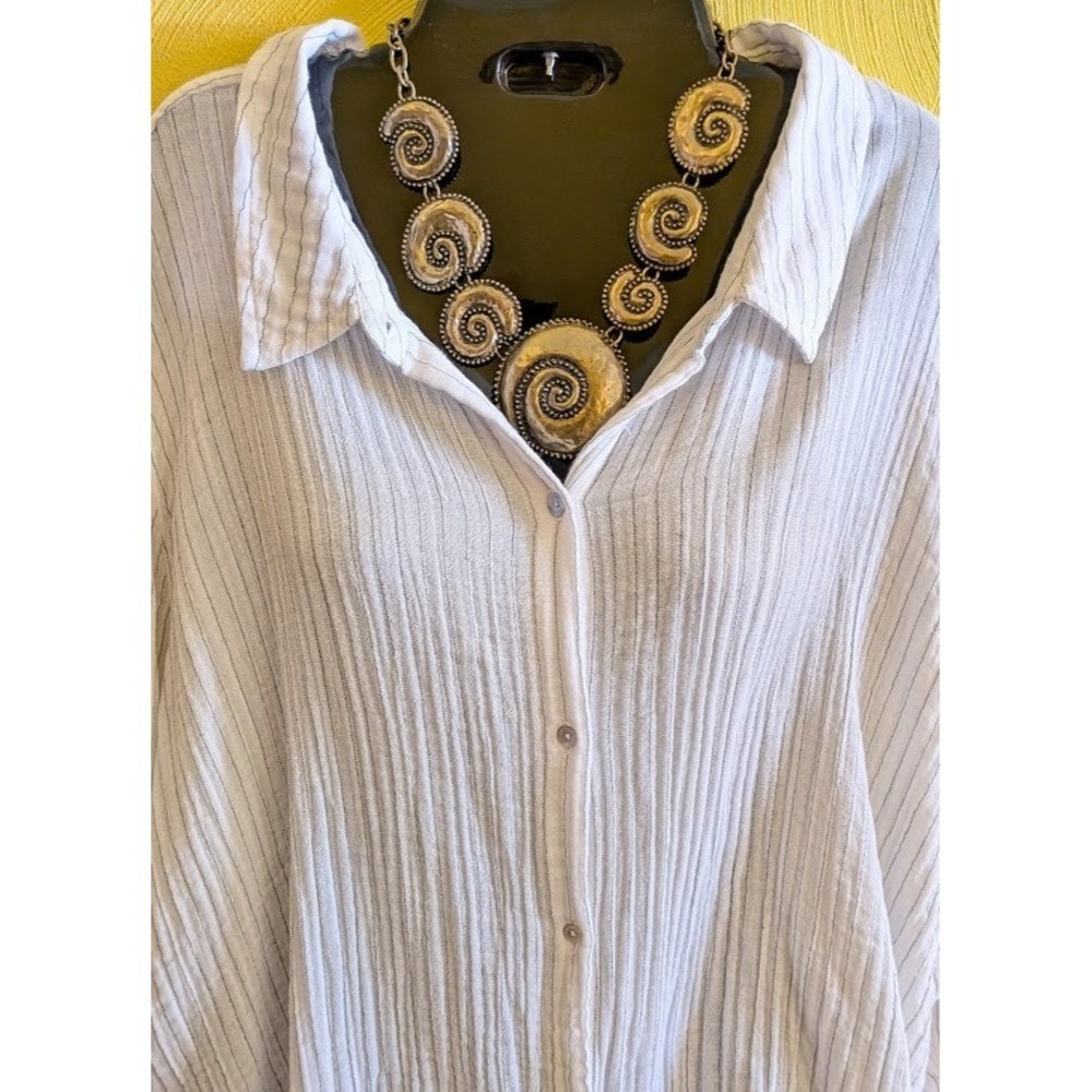 Chico's Statement Necklace Womens Boho Artisan Conch Shell Hammered Metal Chunky